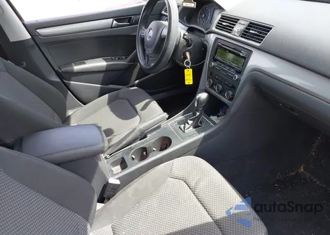 2014 Volkswagen Passat 2.5L S from USA, damaged, VIN 1VWAP7A3XEC008370